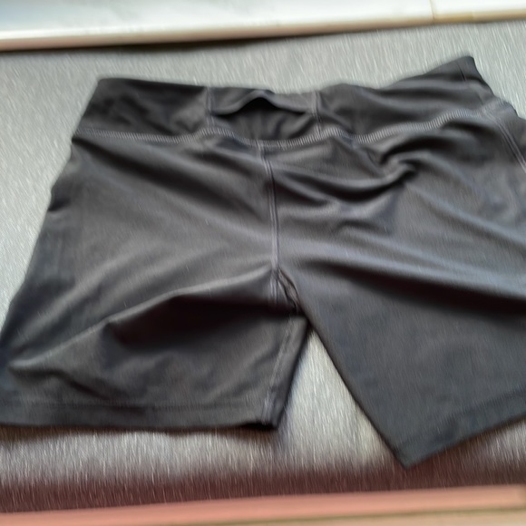 SOLD—Avia biker shorts M - Picture 6 of 6